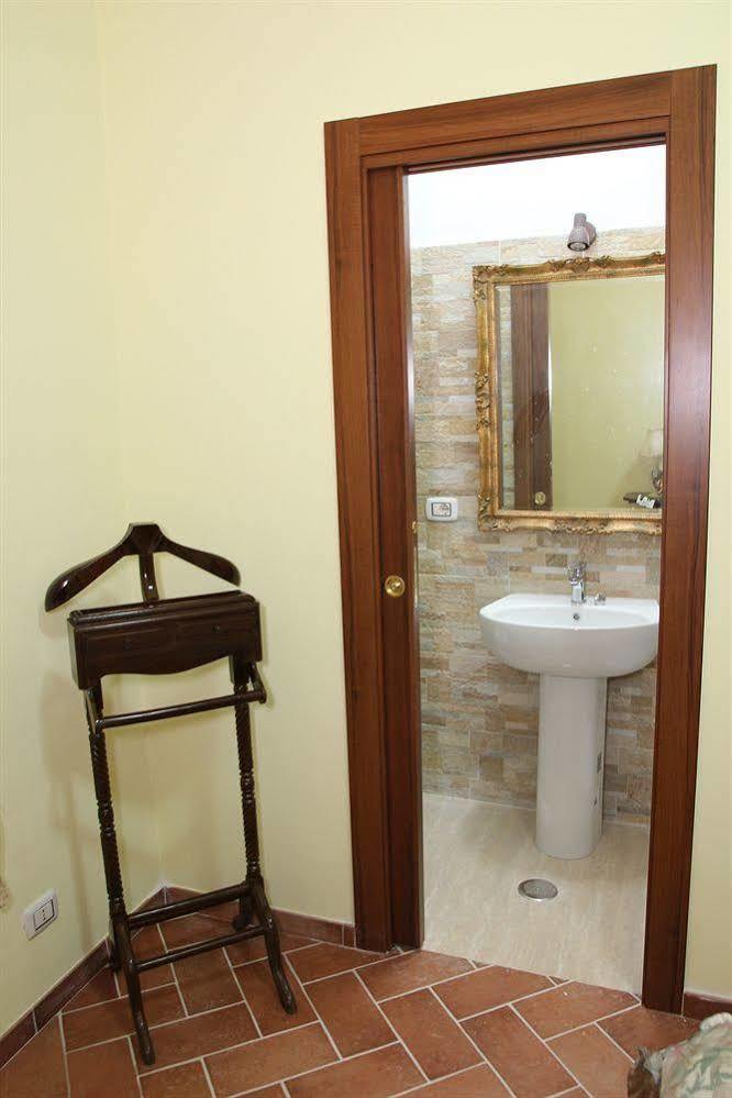 Bed and Breakfast Ermes Relais Рим Экстерьер фото